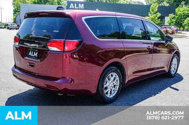 2023 Chrysler Voyager LX
