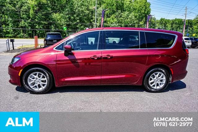 2023 Chrysler Voyager LX