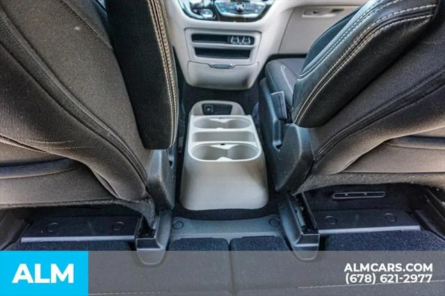 2023 Chrysler Voyager LX