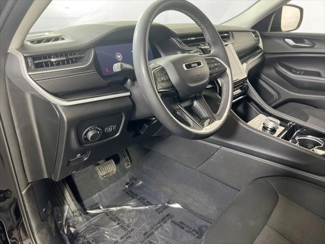 2023 Jeep Grand Cherokee L Laredo 4x4