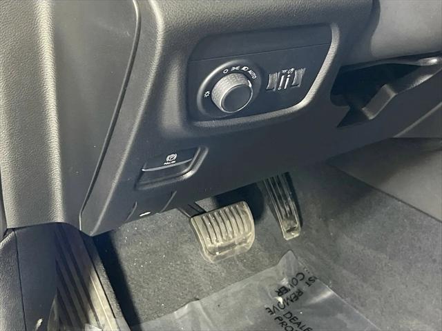 2023 Jeep Grand Cherokee L Laredo 4x4