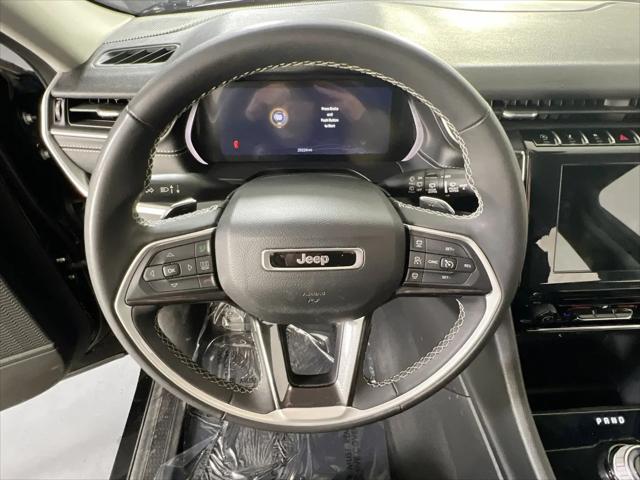 2023 Jeep Grand Cherokee L Laredo 4x4