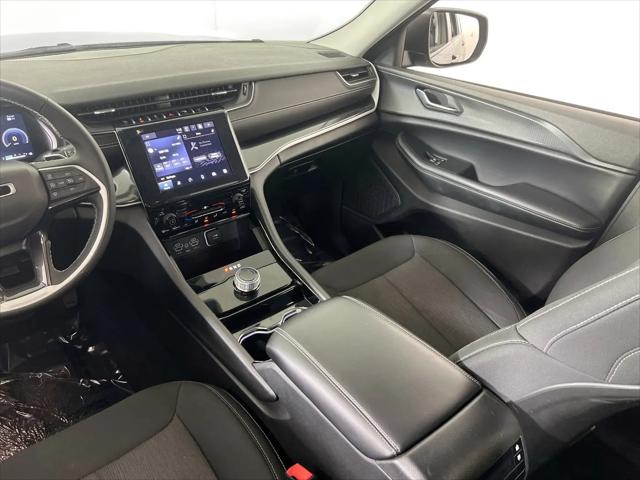 2023 Jeep Grand Cherokee L Laredo 4x4