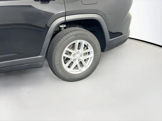 2023 Jeep Grand Cherokee L Laredo 4x4