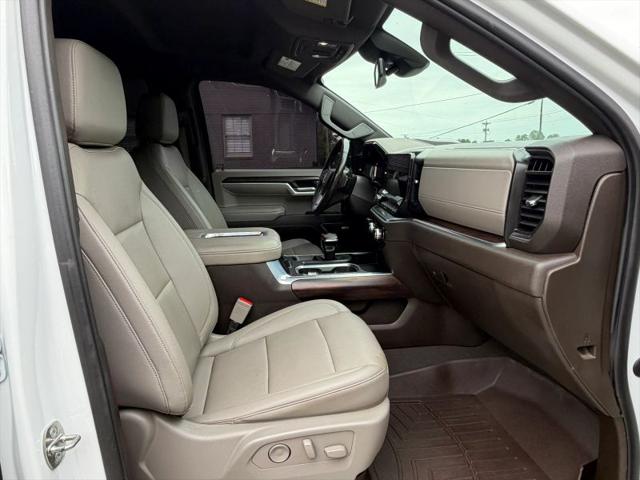2022 GMC Sierra 1500 4WD Crew Cab Short Box SLT