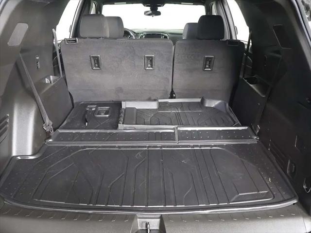 2023 Chevrolet Traverse AWD LT Cloth
