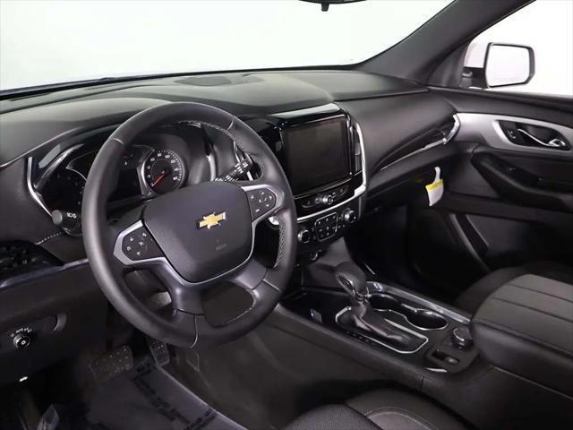 2023 Chevrolet Traverse AWD LT Cloth