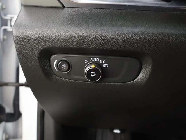 2023 Chevrolet Traverse AWD LT Cloth