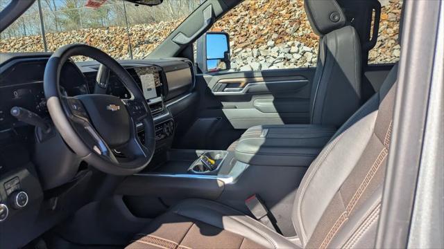 2026 Chevrolet Silverado 2500HD Crew Cab, Standard Bed, High Country, 4WD