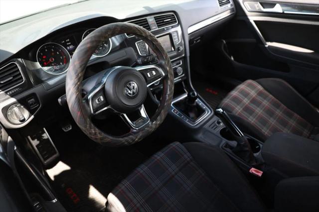 2015 Volkswagen Golf GTI 2.0T S 4-Door