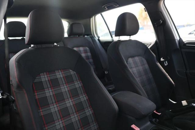 2015 Volkswagen Golf GTI 2.0T S 4-Door