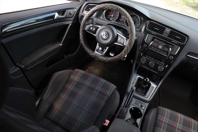 2015 Volkswagen Golf GTI 2.0T S 4-Door