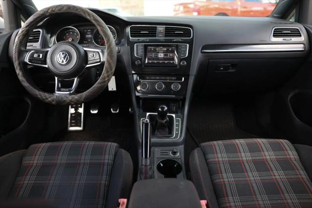 2015 Volkswagen Golf GTI 2.0T S 4-Door