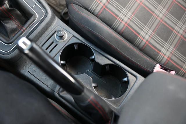 2015 Volkswagen Golf GTI 2.0T S 4-Door