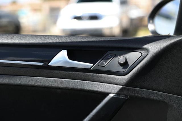 2015 Volkswagen Golf GTI 2.0T S 4-Door