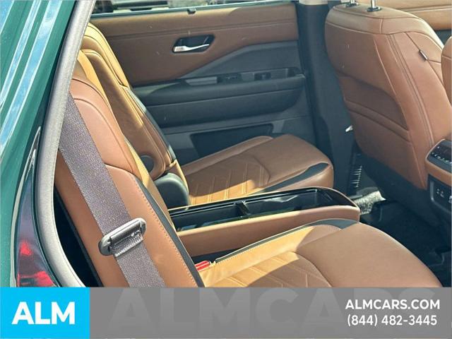 2025 Nissan Pathfinder Platinum FWD