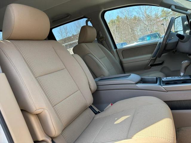 2012 Nissan Titan SV