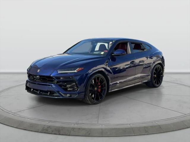 2022 Lamborghini Urus Pearl Capsule
