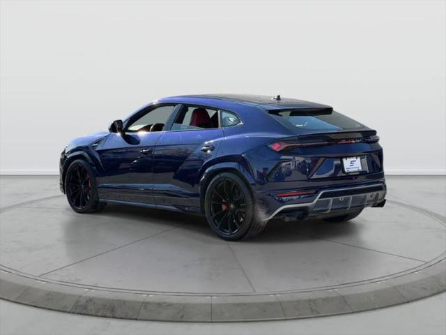 2022 Lamborghini Urus Pearl Capsule