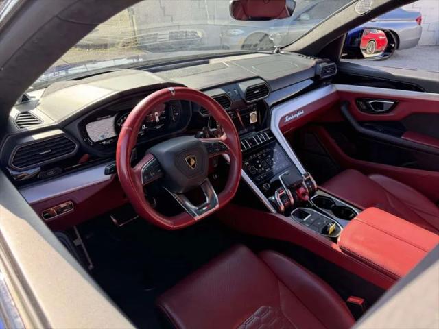 2022 Lamborghini Urus Pearl Capsule