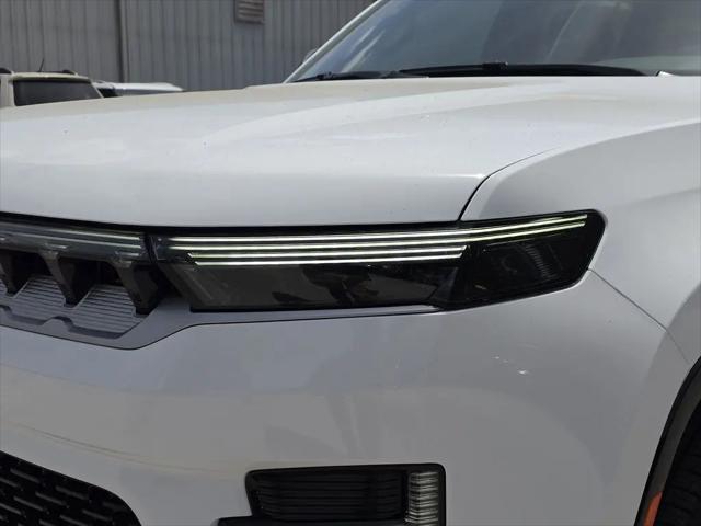 2026 Jeep Grand Wagoneer 4x2