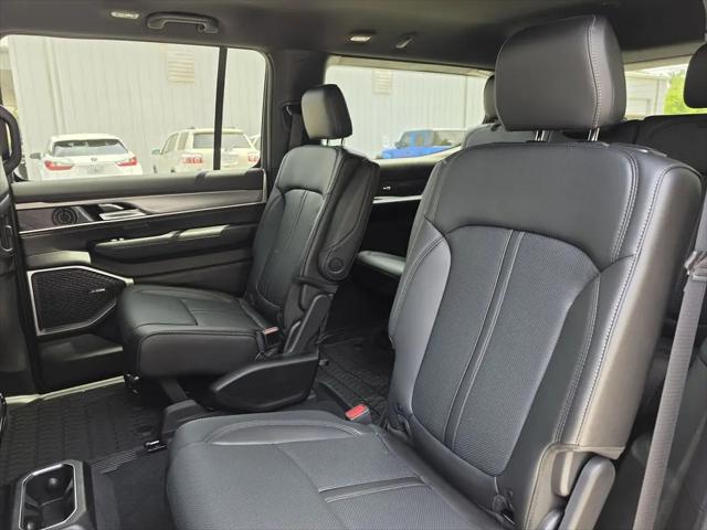 2026 Jeep Grand Wagoneer 4x2