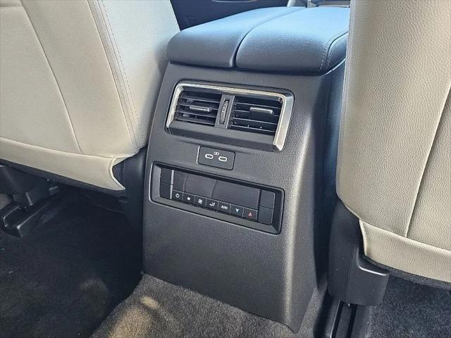 2025 Mazda CX-70 Premium Package
