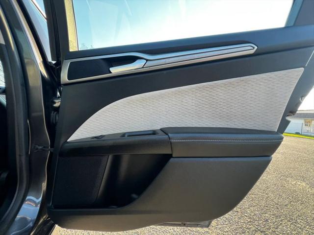 2020 Ford Fusion SE