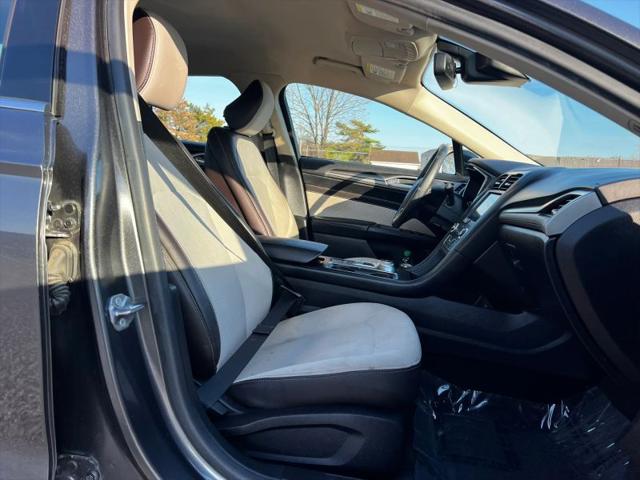 2020 Ford Fusion SE