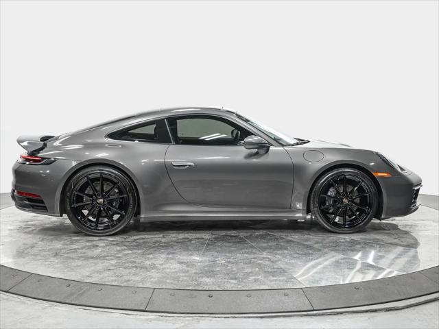 2020 Porsche 911 Carrera