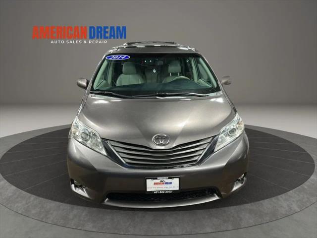 2014 Toyota Sienna XLE V6 8 Passenger