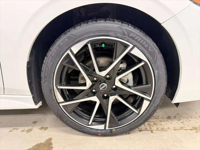 2024 Nissan Sentra SR Xtronic CVT