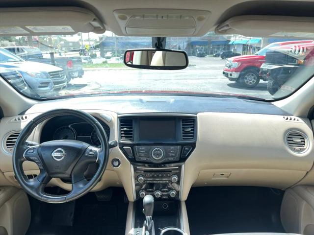 2017 Nissan Pathfinder SV