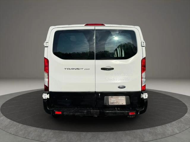 2016 Ford Transit w/60/40 Side Door w/RWB