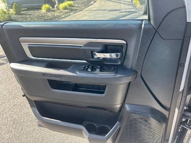 2024 Ram 1500 Classic Warlock Crew Cab 4x2 5'7" Box