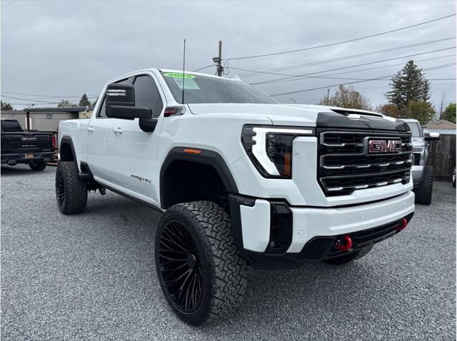 2025 GMC Sierra 2500HD 4WD Crew Cab Standard Bed AT4
