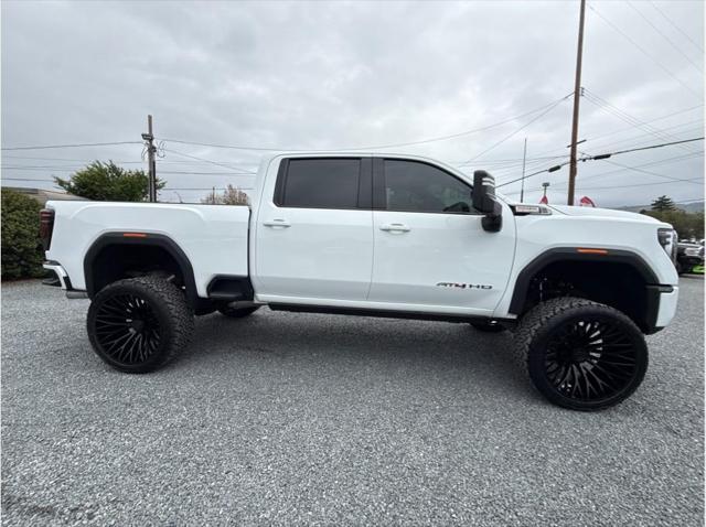 2025 GMC Sierra 2500HD 4WD Crew Cab Standard Bed AT4
