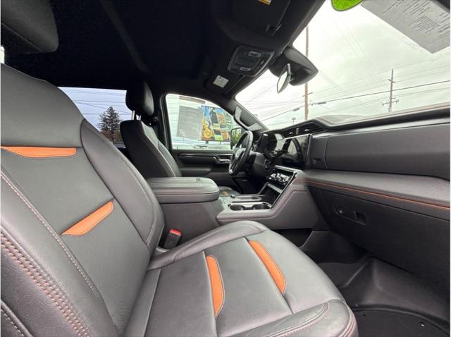 2025 GMC Sierra 2500HD 4WD Crew Cab Standard Bed AT4