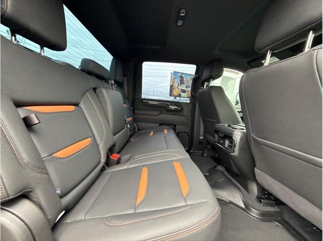 2025 GMC Sierra 2500HD 4WD Crew Cab Standard Bed AT4