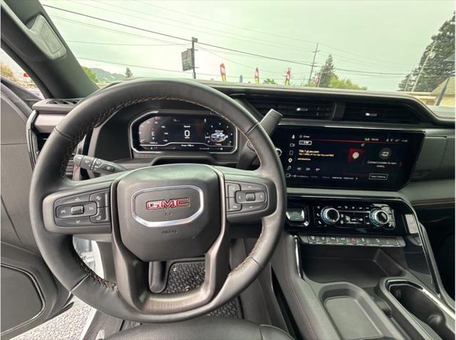 2025 GMC Sierra 2500HD 4WD Crew Cab Standard Bed AT4