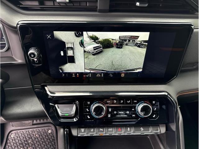 2025 GMC Sierra 2500HD 4WD Crew Cab Standard Bed AT4