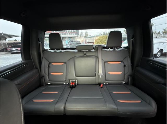 2025 GMC Sierra 2500HD 4WD Crew Cab Standard Bed AT4