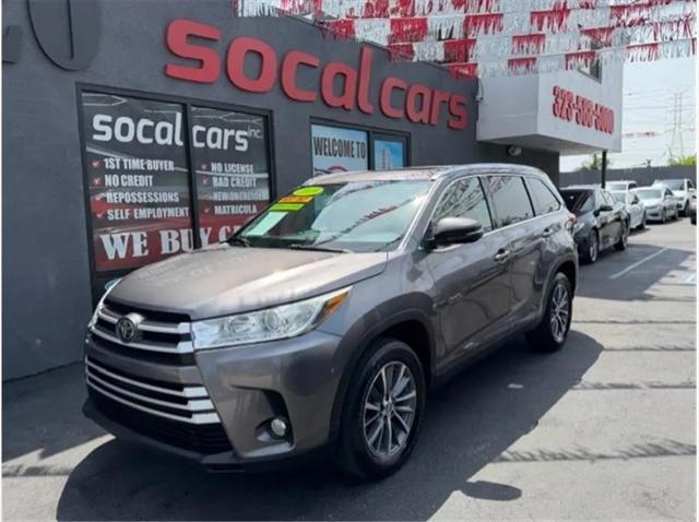 2019 Toyota Highlander XLE for sale in HUNTINGTON PARK, CA