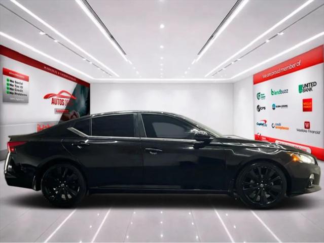 2022 Nissan Altima SR FWD