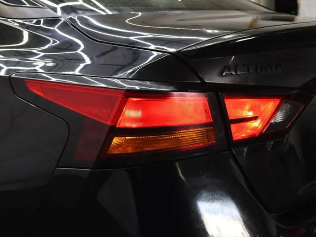 2022 Nissan Altima SR FWD