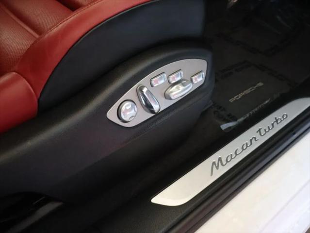 2017 Porsche Macan Turbo
