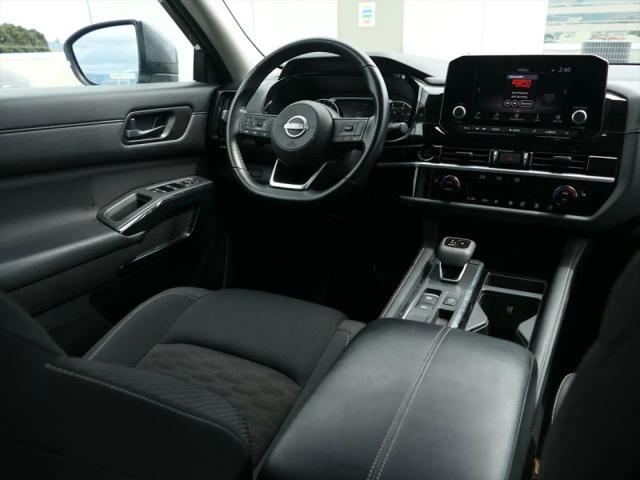 2025 Nissan Pathfinder SV FWD