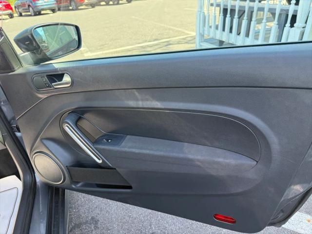 2013 Volkswagen Beetle 2.5L Entry