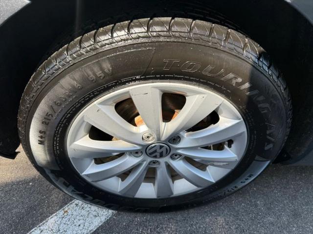 2013 Volkswagen Beetle 2.5L Entry