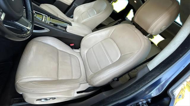 2019 Jaguar F-PACE 25t Prestige